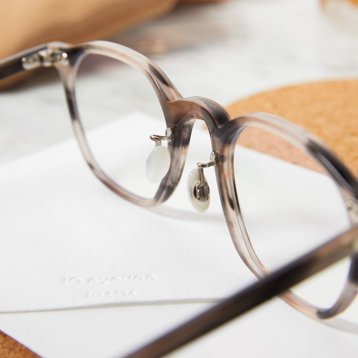 10eyevan_no2lll47_c.1028s_47-23_4154